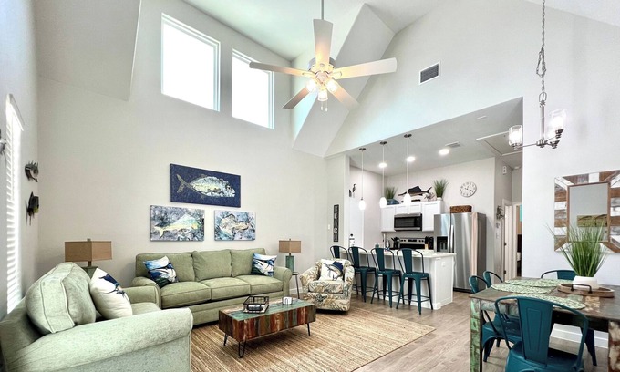 Central City House | Reelin' It Inn - 14931