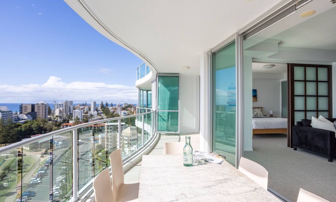 Coolangatta Apartment | Reflections 1503- Ocean Views