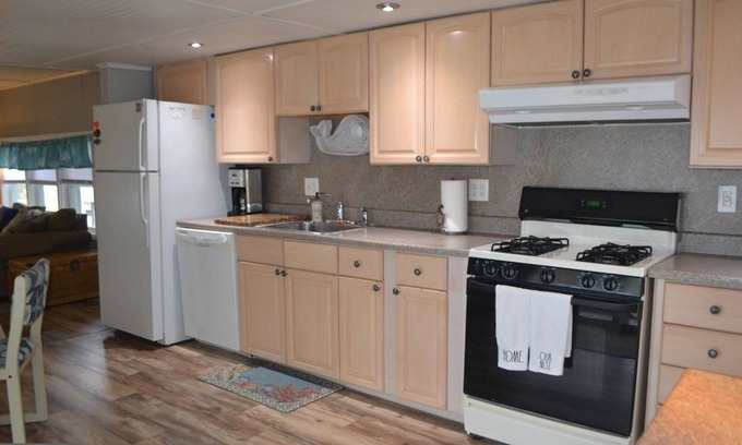Rehoboth Beach House | Rehoboth : Lewes Beach Bungalow - Pet Friendly