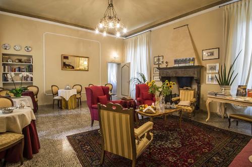 Lucca Historical Center Bed & Breakfast | Relais San Lorenzo