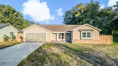 Central Southwest House | Relax & Enjoy, Spacious 3BR 2BA Patio & Garage