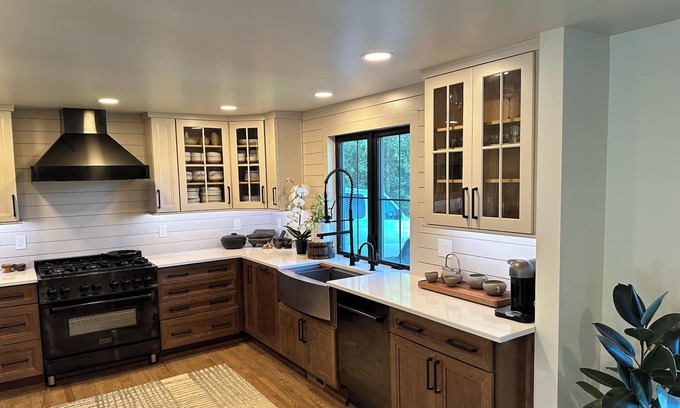 Seattle Metro Area House | Relax in Style 5 mins to Airport 15 mins to downtown Seattle