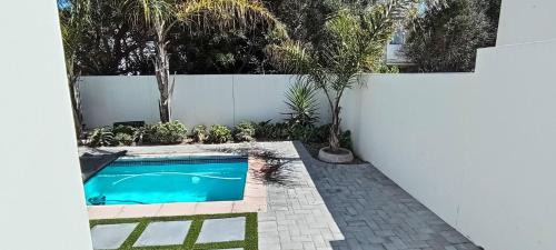Calypso Beach House | Relax in Style at La Kruger Blue, Langebaans Premier Holiday Home