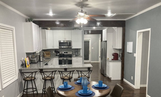 Highland Historic District House | Relaxation on Robinson Place