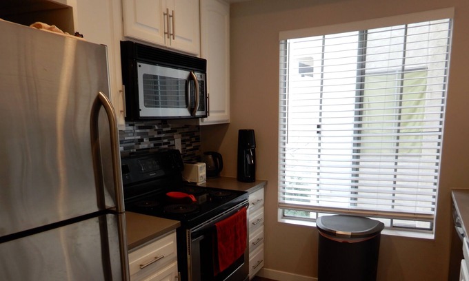 Jefferson Condo | Relaxing 1bed/1bath summer sublet 5/1-8/1