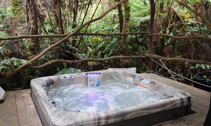 Volcano Apartment | Relaxing 2-bedroom Lodge in Volcano with Hot Tub