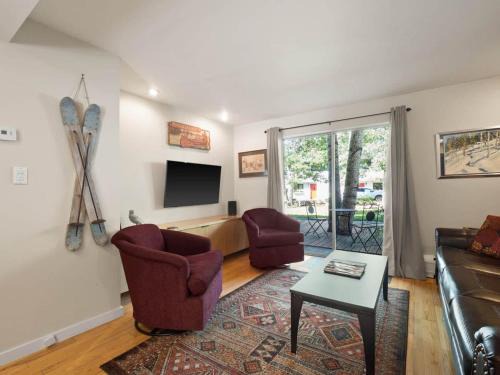 Vail House | Relaxing 2 Bedroom steps from Vail Resort