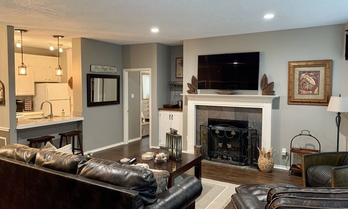Pottsboro Condo | Relaxing & Family-Friendly, lakeside condo w/pool & balcony.