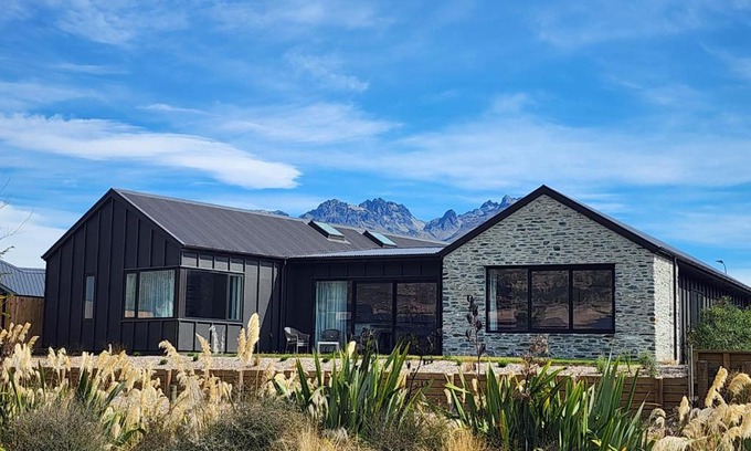 Kawarau Falls House | Remarkable views - Hanleys