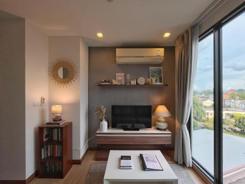 Chang Khlan Apartment | Remote work friendly apartment with fast wifi - rooftop and gym