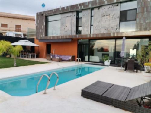 Casinos Villa | RENACER, Valencia a 30 minutos, Piscina y casa privadas para el huésped, Private pool and house for the guest