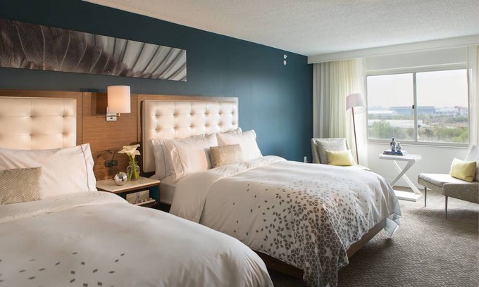 Rutherford Hotel | Renaissance Meadowlands Hotel