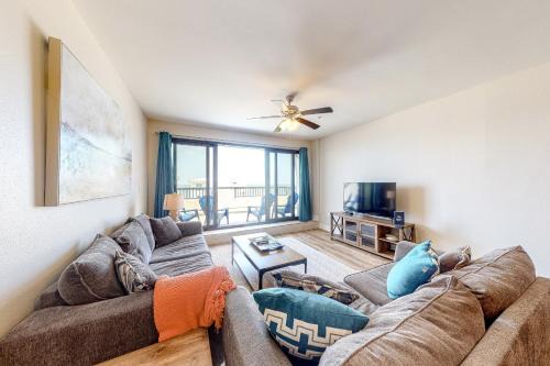 Mexico Beach Apartment | Renovar at The Club