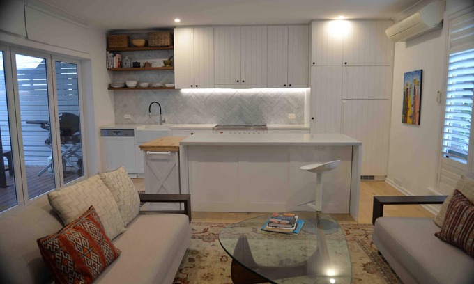 Avalon Beach House | Renovated duplex cottage in delightful Avalon Beach