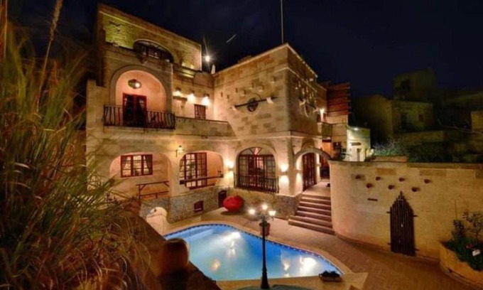 Nadur Villa | Renovated Farmhouse with Pool, Jacuzzi, Gym in the Village Centre