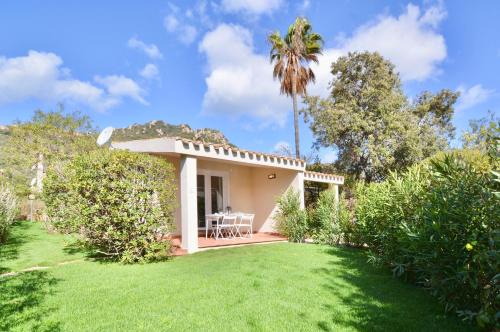 Costa Rei Apartment | Residence in Costa Rei just 450 meters from the beach, apartments with air conditioning and outdoor private area
