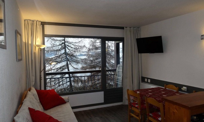 Arc-1800 Apartment | Residence Ruitor Arc 1800 - 2 Rooms for 5 People