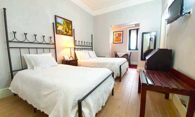 Uniao de Freguesias do Centro Bed & Breakfast | Residencia LIS B&B
