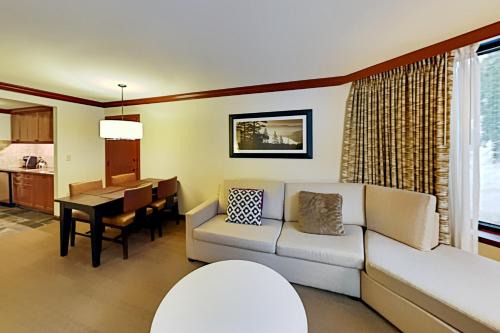 Olympic Valley Apartment | Resort at Squaw Creek's 521
