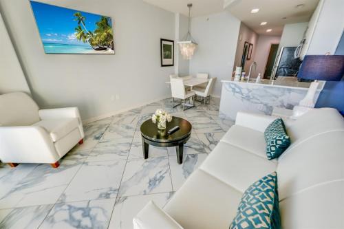 Downtown Myrtle Beach Apartment | Resort condo w fire pit & balcony