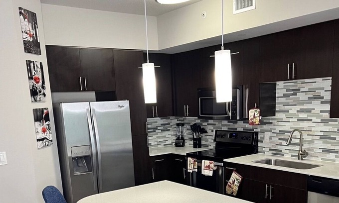 Flagler Village House | Resort Style 2 Bedroom W/ Free Parking & Gym