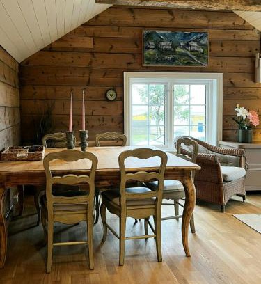 Vagsoy House | Restaureret Gårdshus Ved Havet I Kvalheim