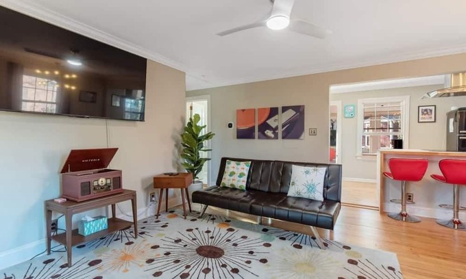 East Raleigh House | Retro Retreat | 2BR + King Bed, Porch & Fire Pit
