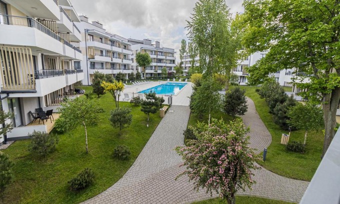 Sianozety Apartment | Rezydencja Apartament 16 widok na basen