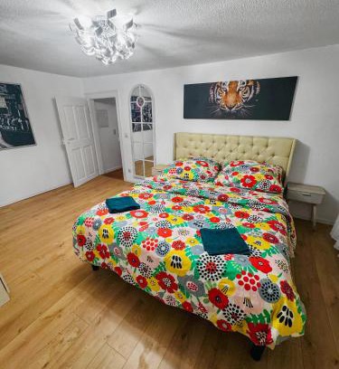 Neuendorf Apartment | RheinOase mit Garten für Familien & Gruppen