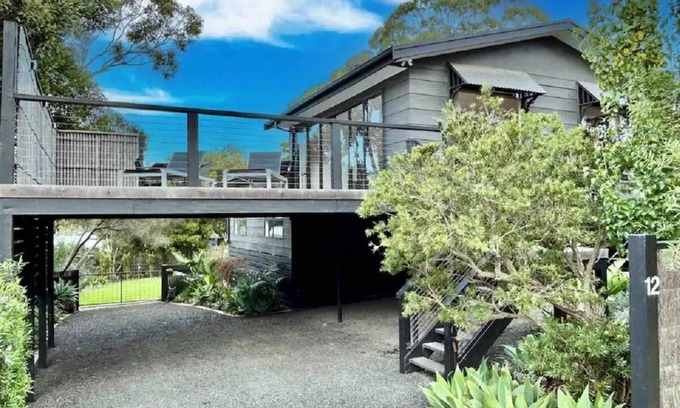 Rhyll House | Rhyll - Home With a View