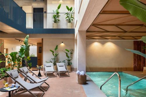 Triana House | Rincones de Lola - Castilla 91 - Shared jacuzzi