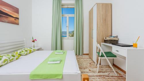 Tivat House | Riva Guesthouse