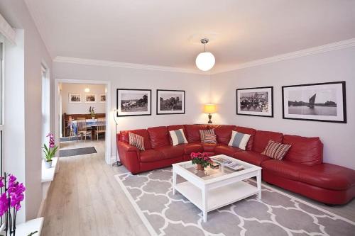 Beccles House | River Views, Beccles - HOT TUB + Norfolk Broads