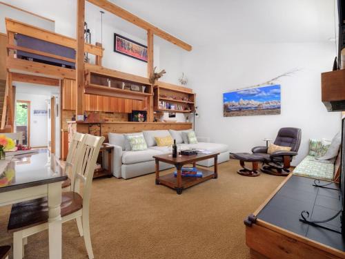 Moose Wilson Road Apartment | RMR: Hawthorne 222 Condo in The AspensWilsonWY