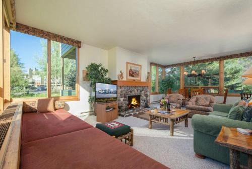 Moose Wilson Road Apartment | RMR: Lupine 1914 Condo in The AspensWilsonWY