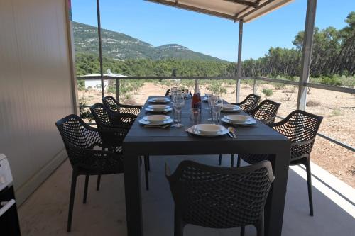 Cara House | Robinson olive tree huts