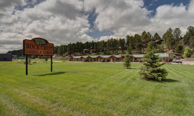 Custer Hotel | Rock Crest Lodge & Cabins