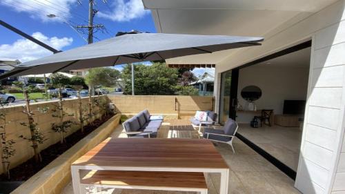 Terrigal House | Rockpool #2 Short Walk To Beach, Shops, Cafes Accom Holidays