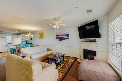 Kimberling City Apartment | Rolling Acres