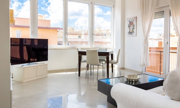 Tuscolano Apartment | Roma per te in Rome With 1 Bedrooms and 1 Bathrooms