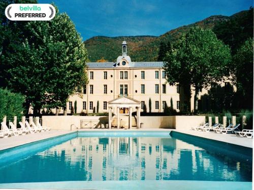 Montbrun-les-Bains Apartment | Romantic Château Stay Rhône
