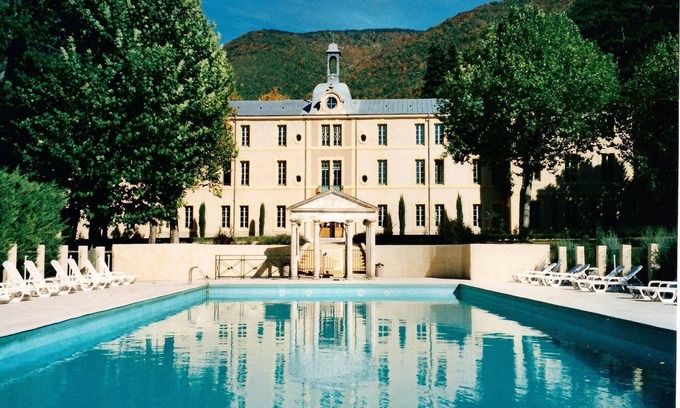 Montbrun-les-Bains Apartment | Romantic Château Stay Rhône