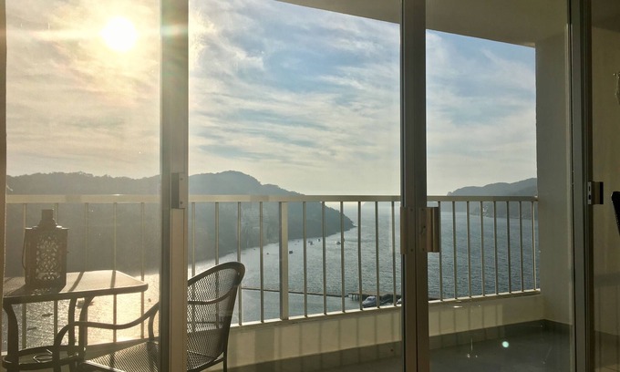Puerto Marques Apartment | Romantic Ocean View Apartment