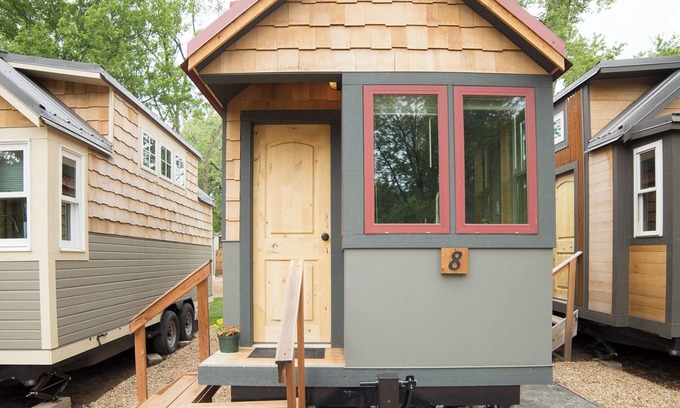 Lyons Resort | Romantic Retreat at Cherry Birch – Cozy Tiny Home by the River in Lyons