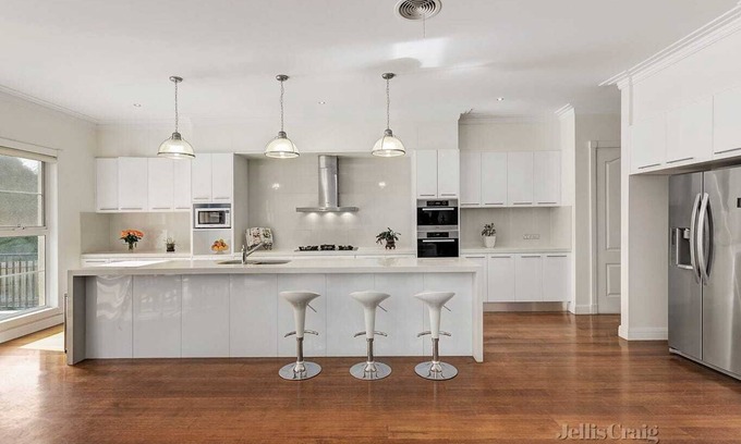 Balwyn House | Romantic Spanish villa w/hot tub — 5 min from the beach!