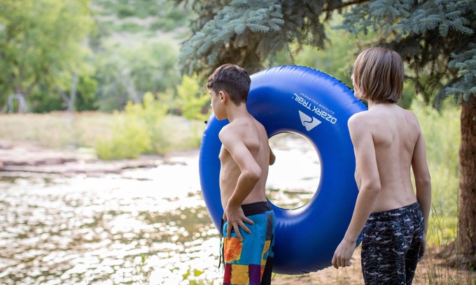 Lyons Resort | Romantic Tiny Retreat by the River – Open Sol Near Boulder & the Rockies