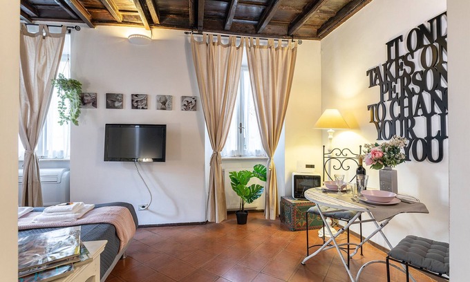 Rione IX Pigna Apartment | Rome as you feel - Santo Stefano