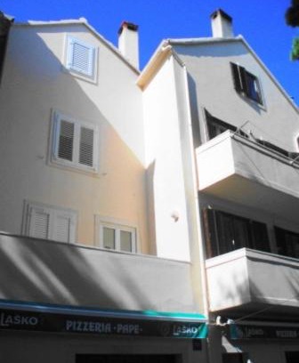 Cove Tri Zala (Zrnovo) House | Rondina House