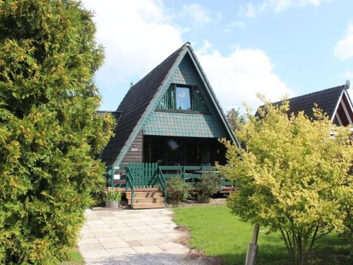 Fedderwardersiel House | Roof-only house Modern retreat