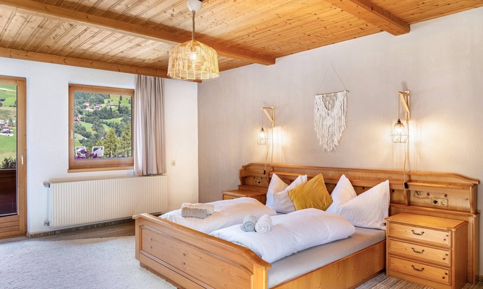 Hainzenberg Apartment | Room '16 En Suite' with Mountain View, Shared Terrace and Wi-Fi